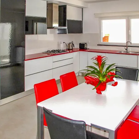 Villa Porto Das Barcas Sleeps 7 With Pool Air Con And Wifi