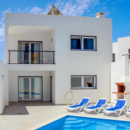 Porto Das Barcas Sleeps 7 With Pool Air Con And Wifi Lourinhã